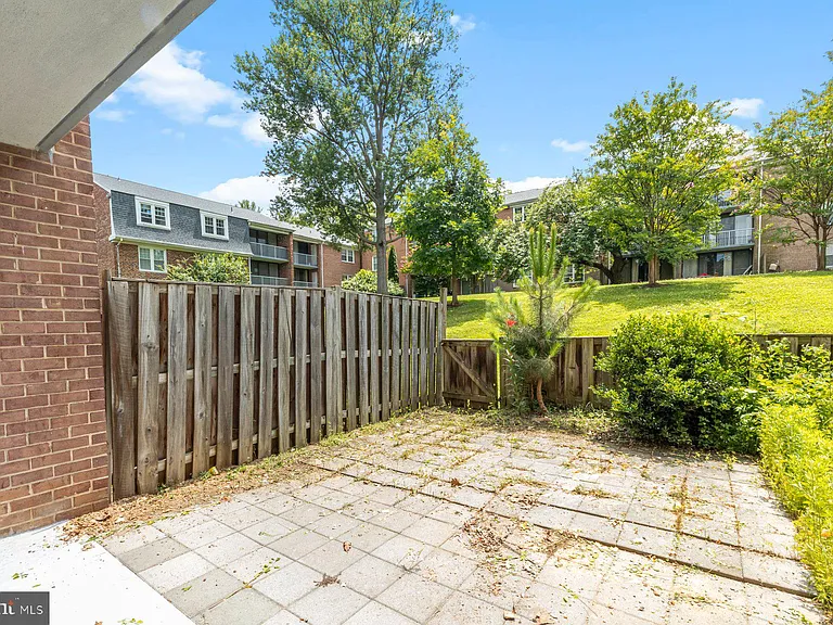 702 Quince Orchard Blvd #P-2 — Photo 21