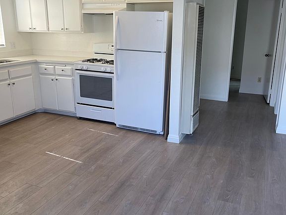 4th image of 4942 Maplewood Ave APT 106