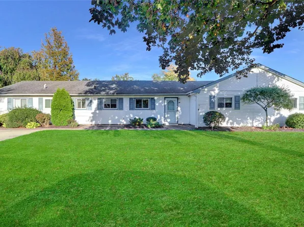 59 Oneida Avenue, South Setauket, NY 11720