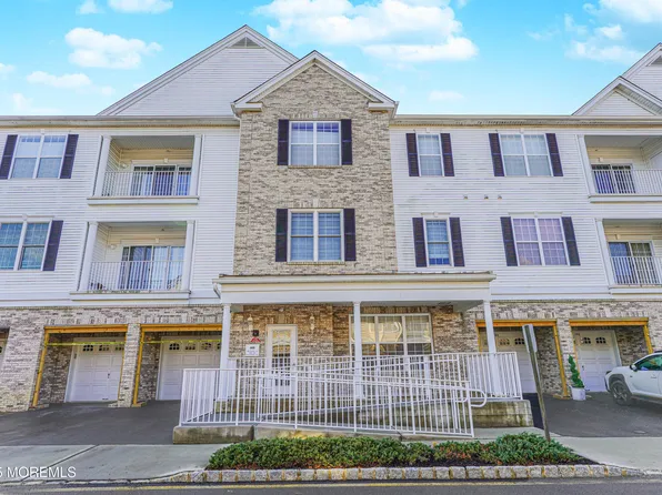 111 Knightsbridge Lane, Morganville, NJ 07751