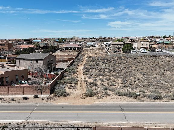 2nd image of 509 10th St NE