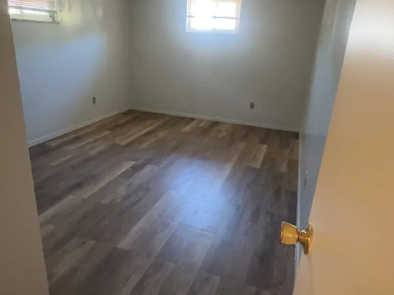 1646 E Weber Rd #D — Photo 2