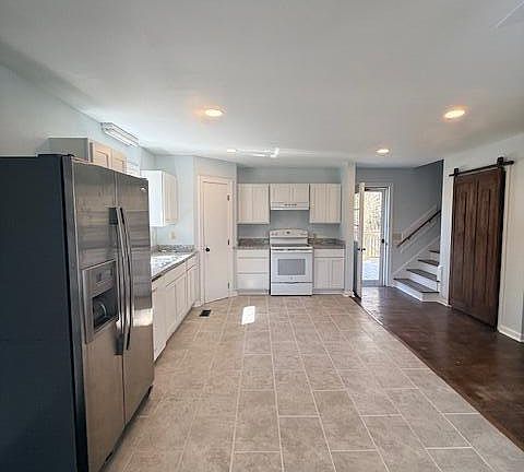 4th image of 309 Country Club Ln