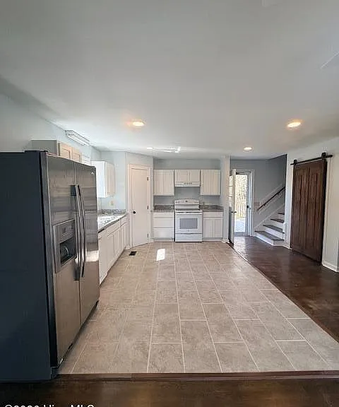 309 Country Club Ln — Photo 4