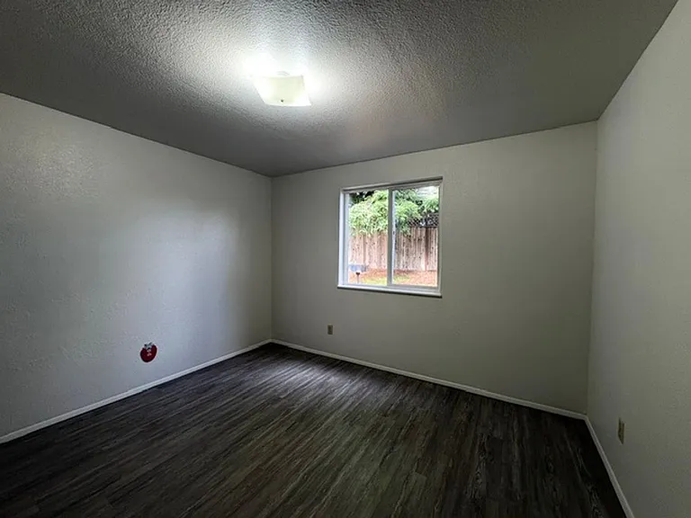680 D St — Photo 10