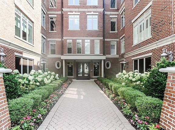 2nd image of 180 W Benton Ave Unit 201