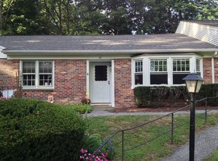 14 Douglas Dr, Brookfield, CT 06804