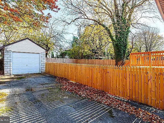 Greenhill Ave — Photo 2