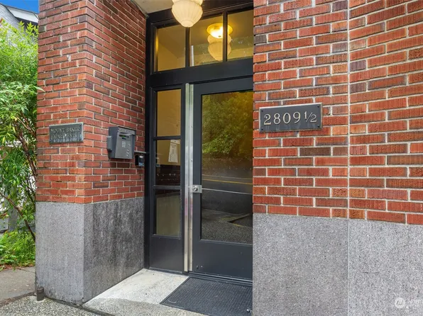 2809 1/2 Mount Rainier Drive S #5, Seattle, WA 98144