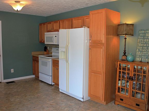 2nd image of 416 Dorchester Dr