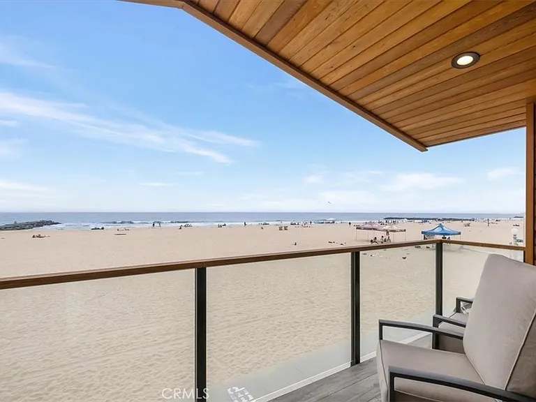 2808 W Oceanfront — Photo 2