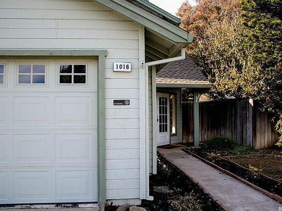 2nd image of 1016 Towse Dr