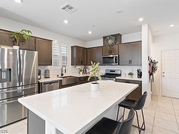 5th image of 10925 Oregano Ave
