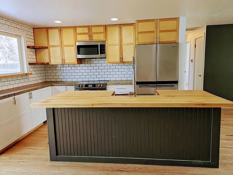 4310 W Clark St — Photo 2