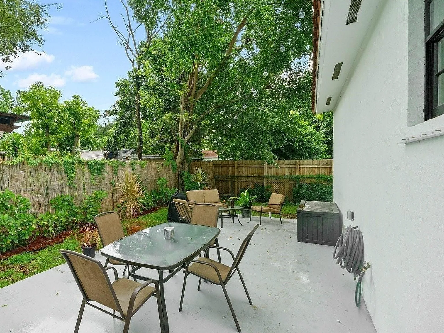 4 bed, 2.5 bath, 1990 sqft, $7,150 — Photo 4