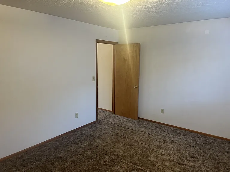 Entry to bedroom from the hall