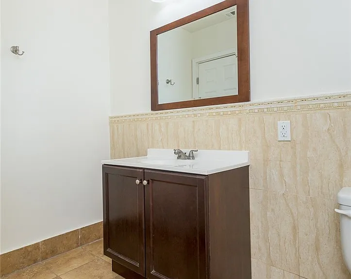 2111 N Verdugo Rd — Photo 31