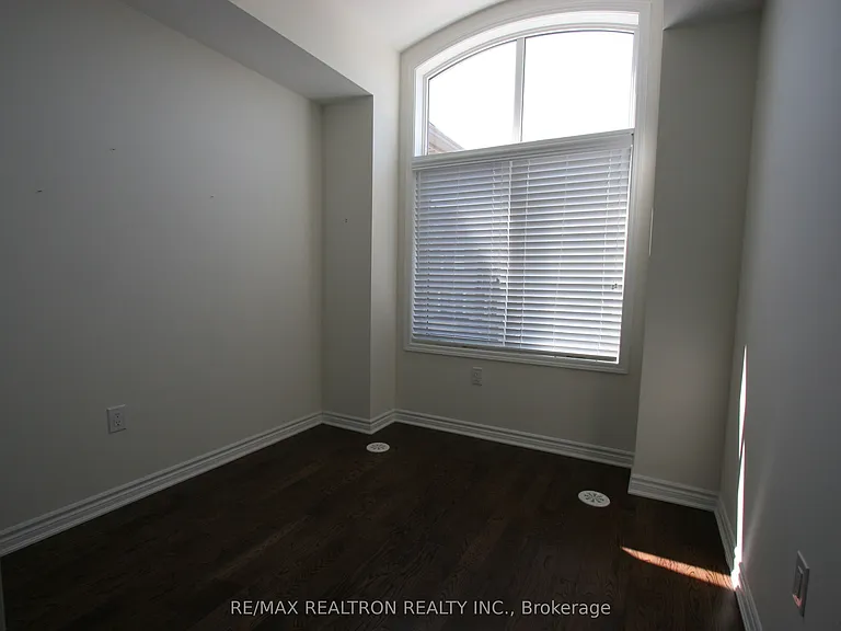 66 Casely Ave — Photo 16