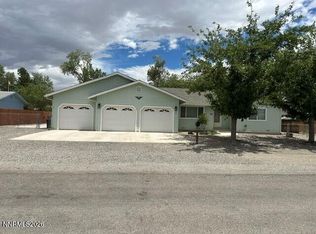 18 Saint Andrews Dr, Yerington, NV 89447