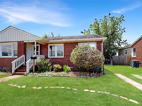 15 Mansford Dr, Hampton, VA 23664