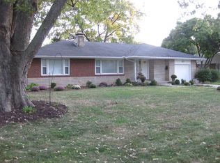 2111 E Jackson St, Bloomington, IL