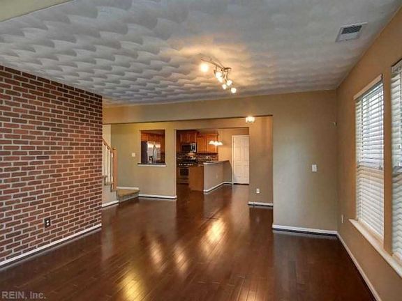 4th image of 138 Sharpe Dr