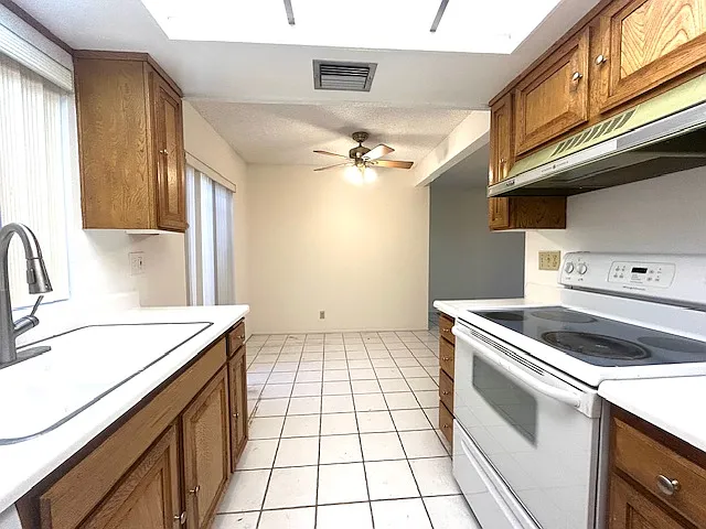 1411 N Sunrise Way #5 — Photo 9