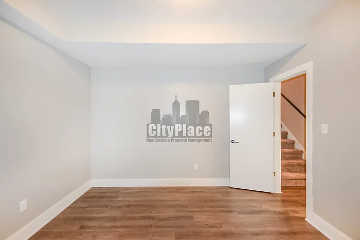 1223 E New York St — Photo 13