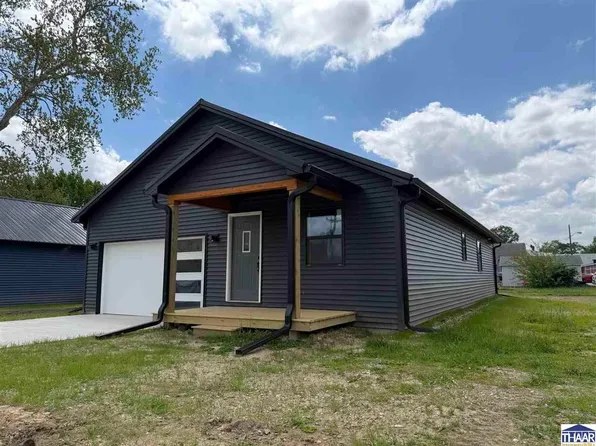 118 N 3rd St, Farmersburg, IN 47850