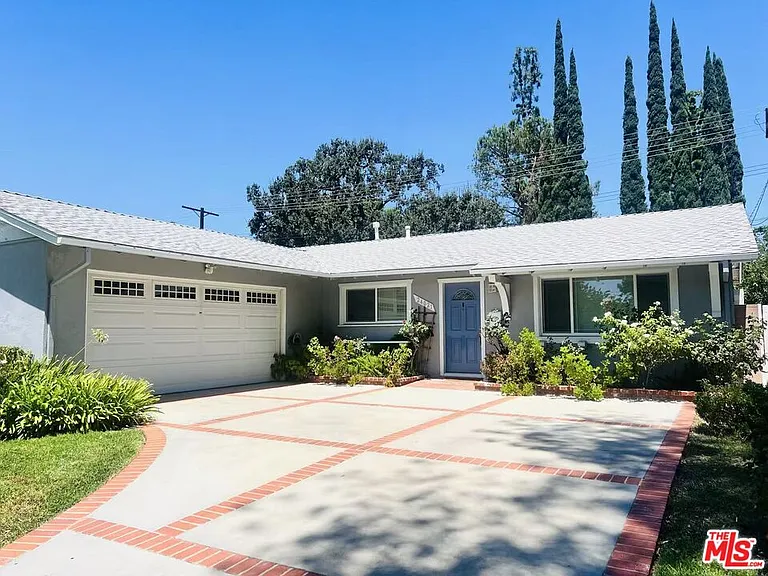 24021 Welby Way — Photo 1