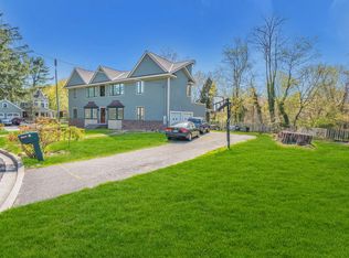 7 Ryan Ct, Syosset, NY 11791