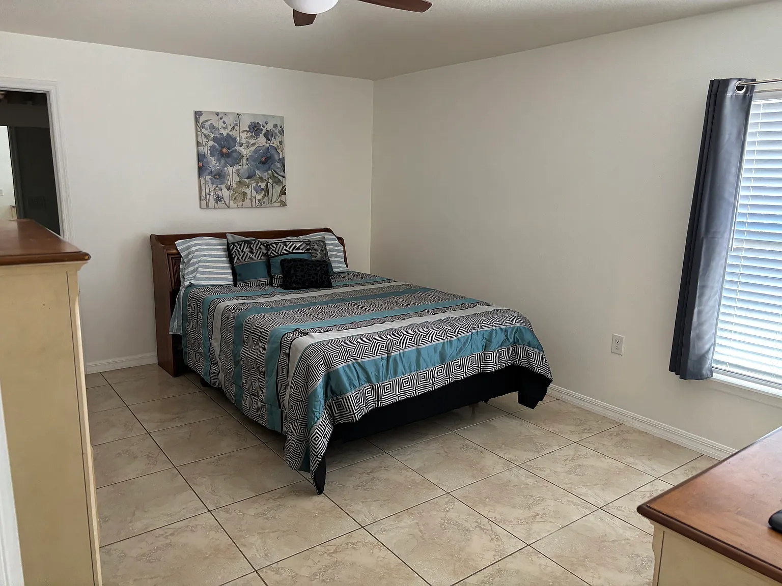 3 bed, $2,100 — Photo 2