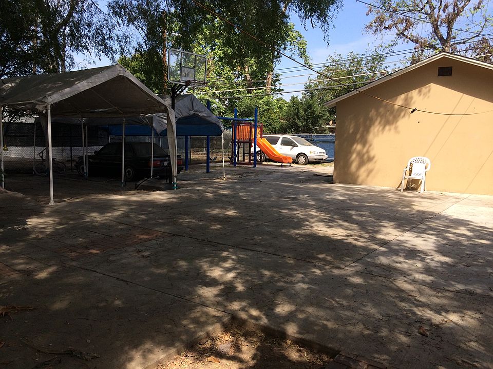 2nd image of 1337 W 3rd St