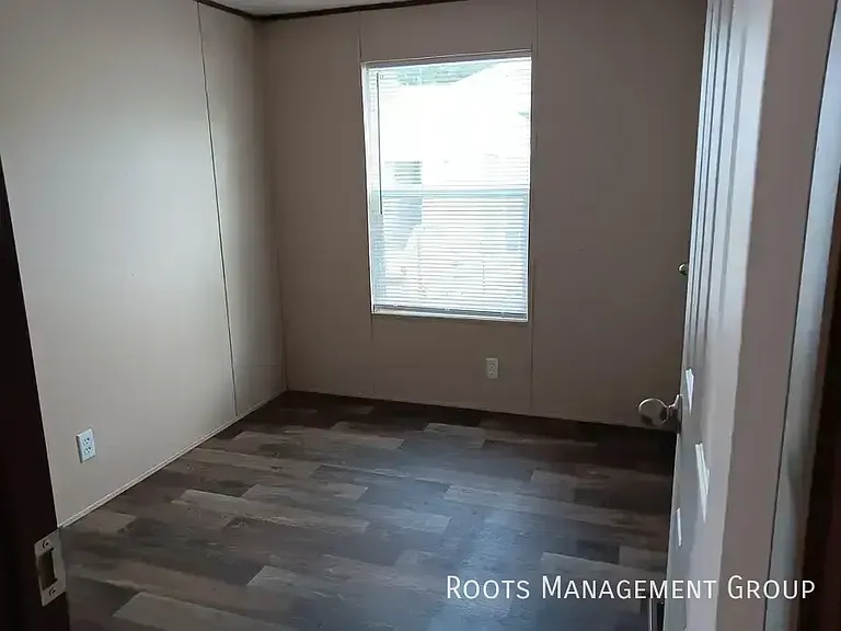 15 Locust St #15 — Photo 9