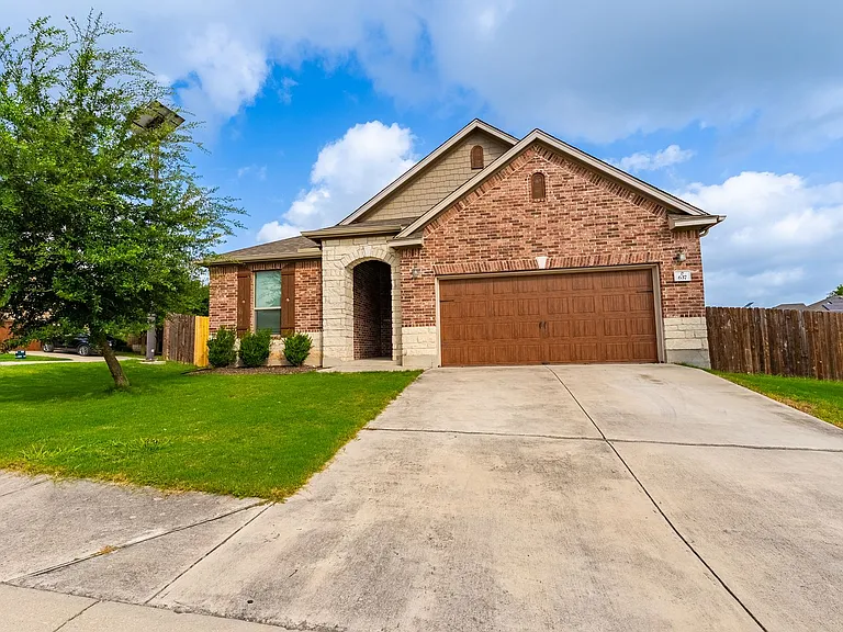 637 Landon Samuel Loop — Photo 1
