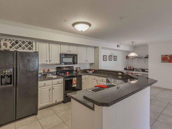 3rd image of 300 Boardwalk Dr APT 118