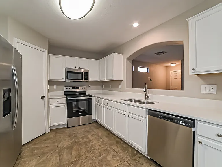 12418 W Dreyfus Dr — Photo 7
