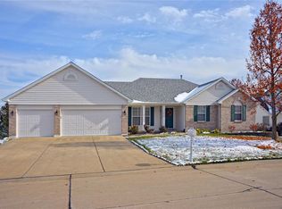 2406 Finch Ln, Dardenne Prairie, MO