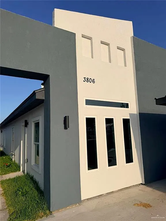 2 bed, 2.0 bath, 970 sqft, $1,350 — Photo 1