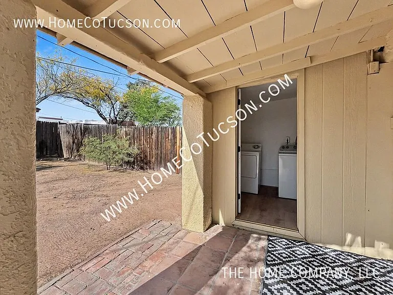 4566 E Seneca St — Photo 21