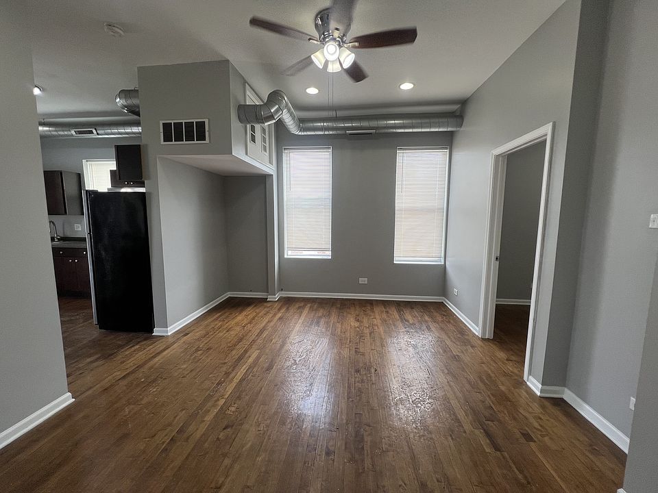 1st image of 1919 S Racine Ave #3R