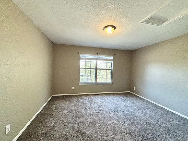 1044 S Paris Ct — Photo 12
