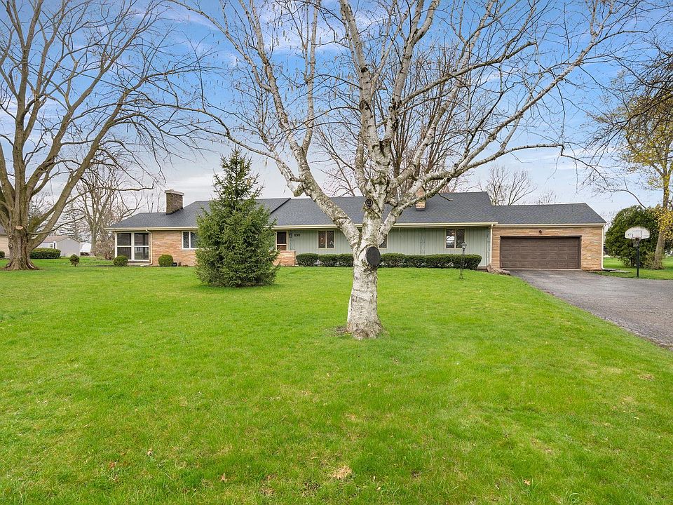 1st image of 830 Elm Dr
