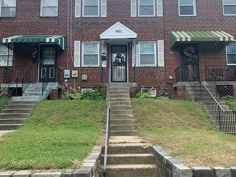 4627 E Capitol St SE — Photo 2