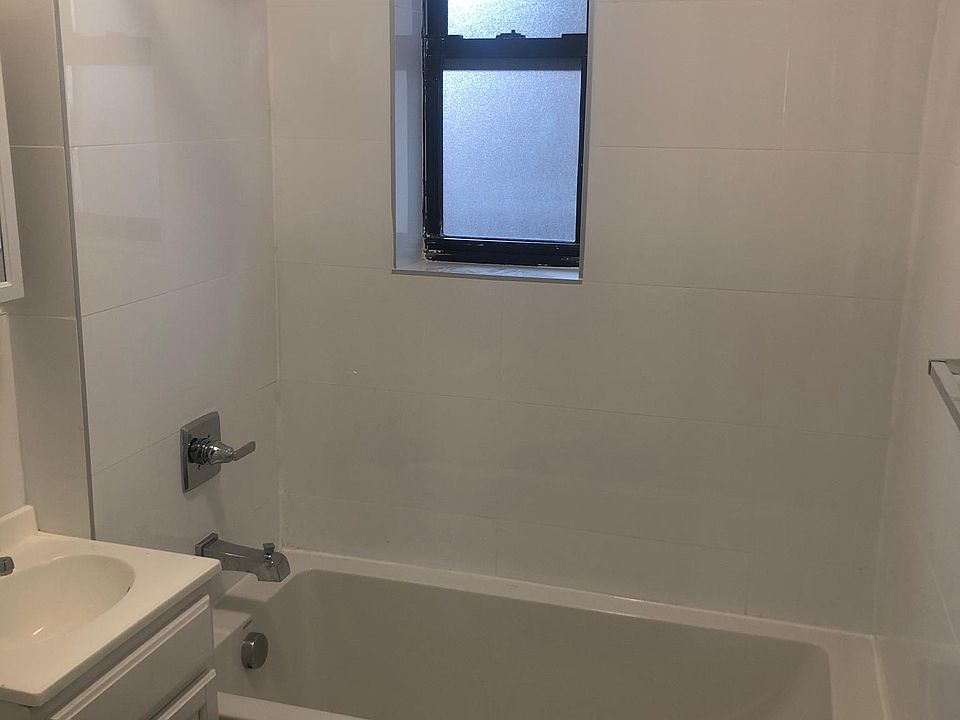 2nd image of 42 W 26th St #1A