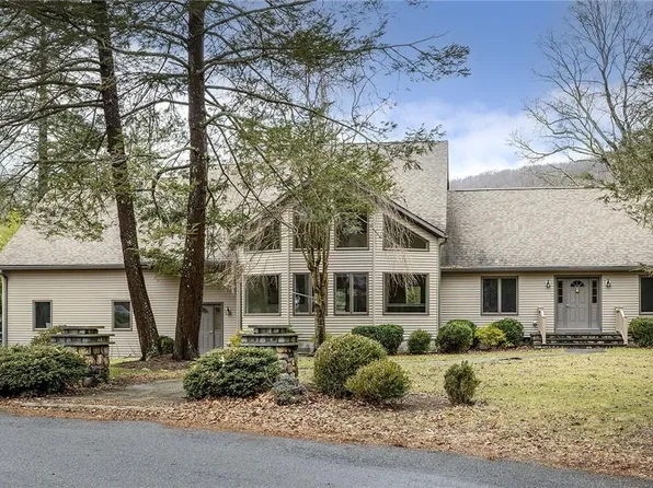 81 Twin Lakes Road, South Salem, NY 10590
