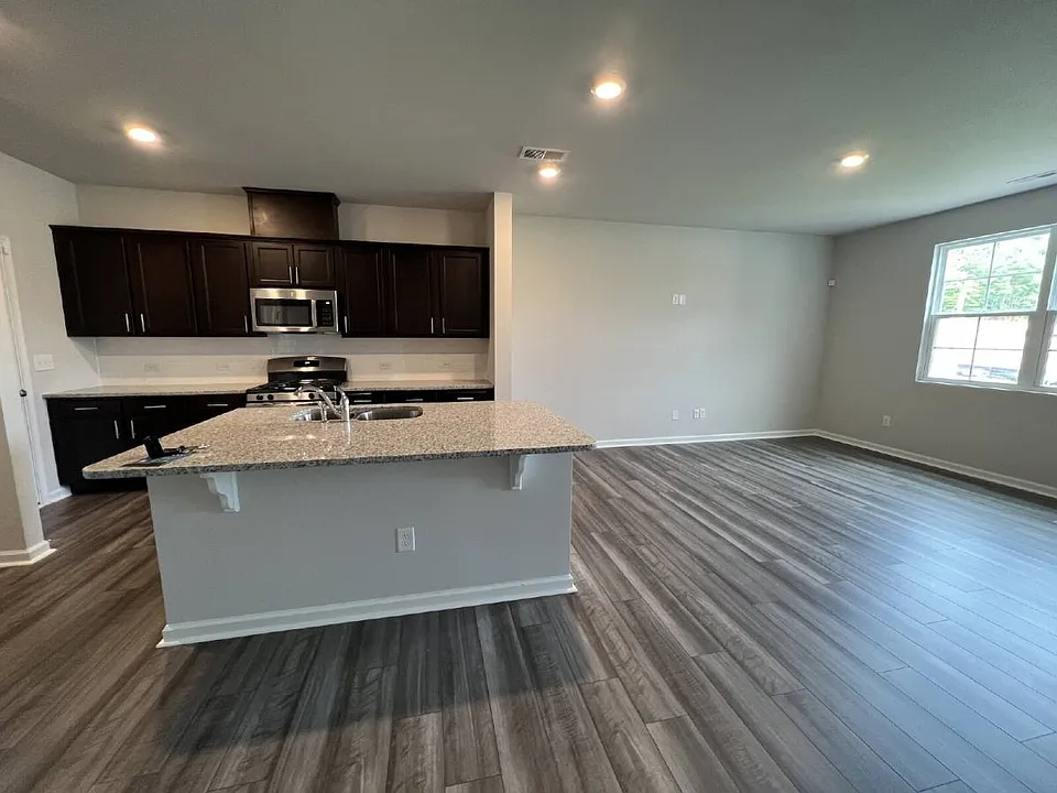 1090 Gemma Dr