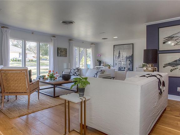 4th image of 4220 Hildring Dr W