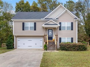 143 Meadow Creek Ct, Commerce, GA 30530