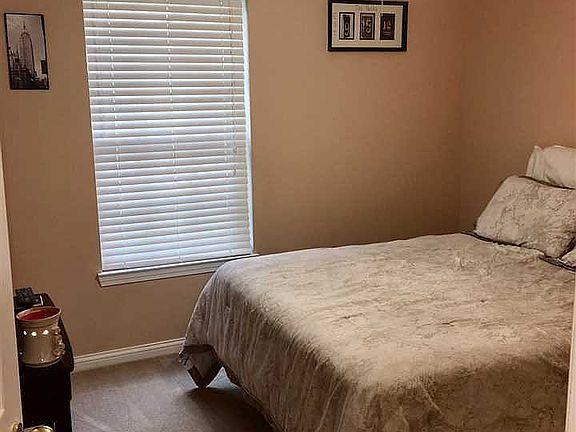 3rd image of 4535 Boardwalk Dr